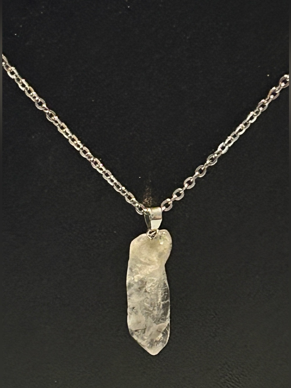 RAW QUARTZ CRYSTAL ON UNBRANDED SILVER-TONE NECKLACE/HANDCRAFTED/UNISEX!